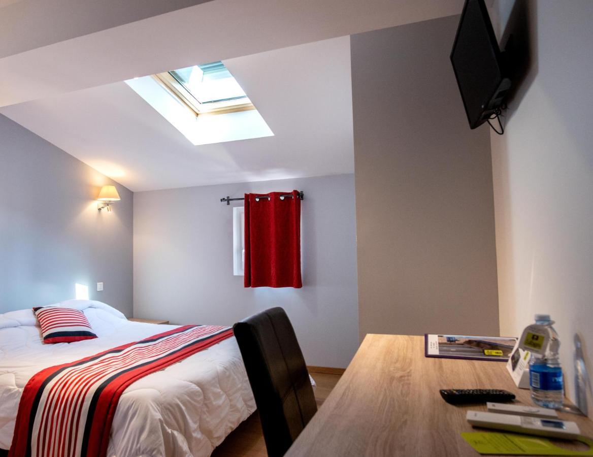 Logis Hotel De La Tour Libourne Zewnętrze zdjęcie