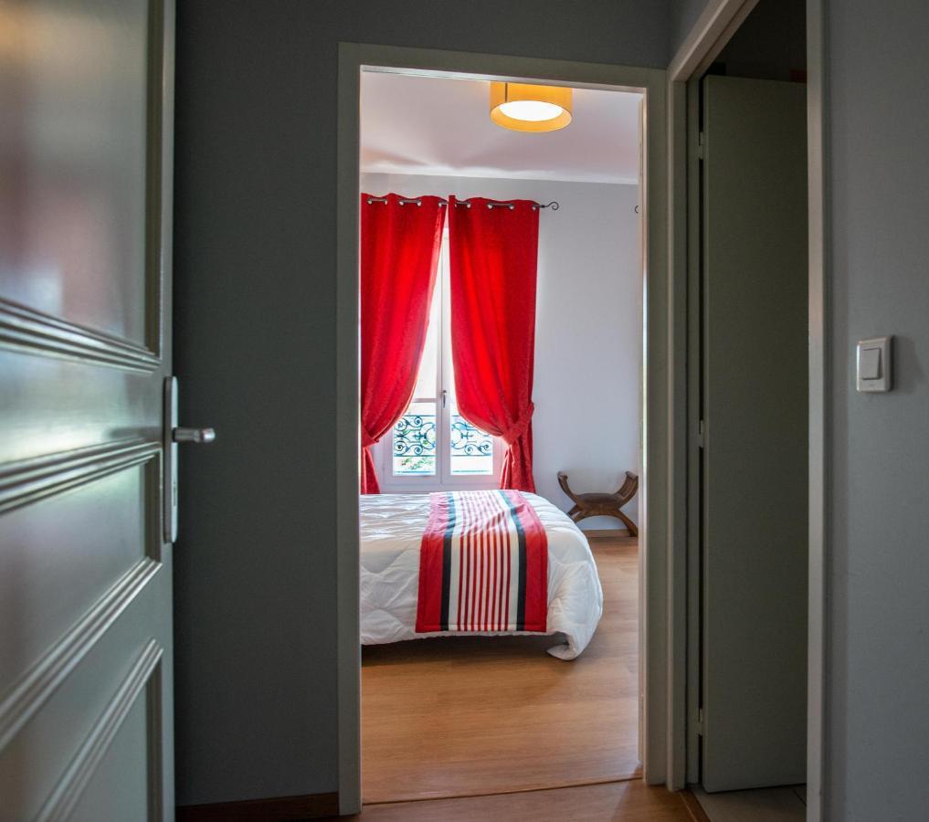 Logis Hotel De La Tour Libourne Zewnętrze zdjęcie