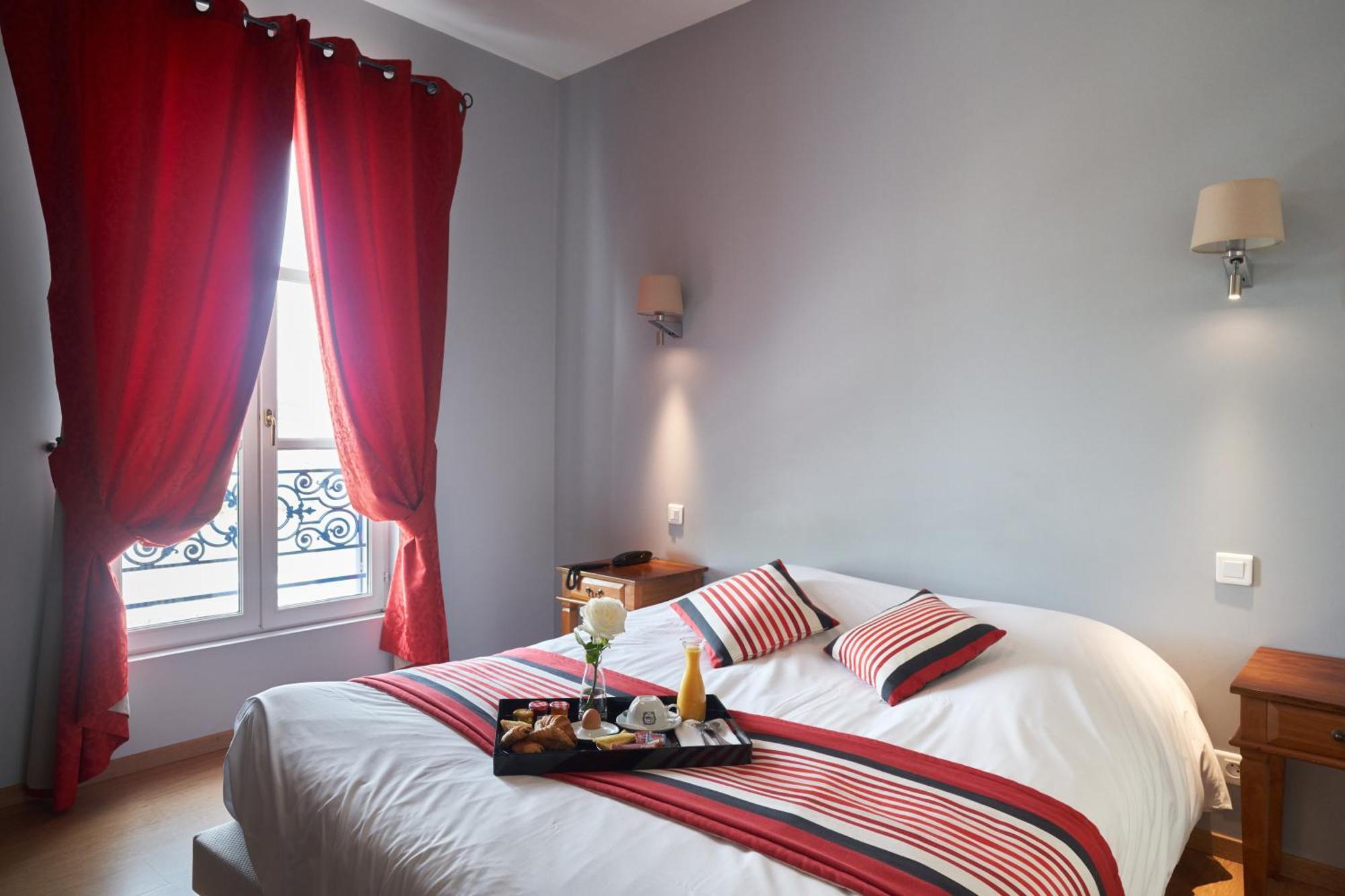 Logis Hotel De La Tour Libourne Zewnętrze zdjęcie